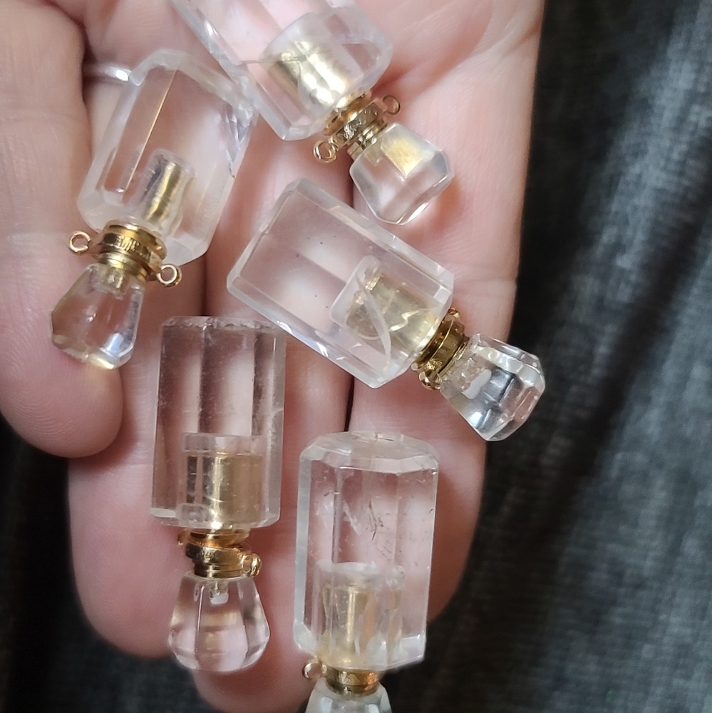 SOLD OUT! Clear quartz stone bottle pendants - Picture 5 of 6